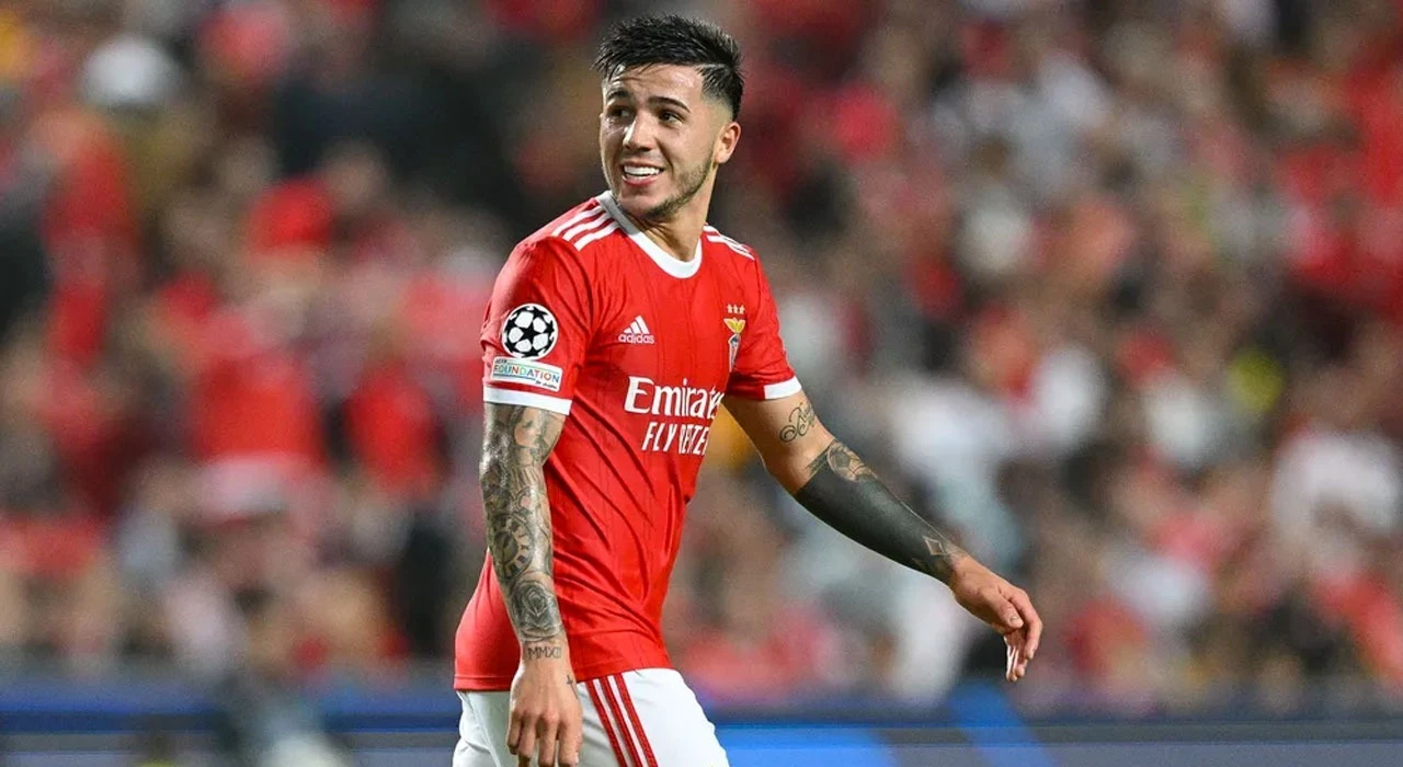 Líder do Português, Benfica recebe o Portimonense