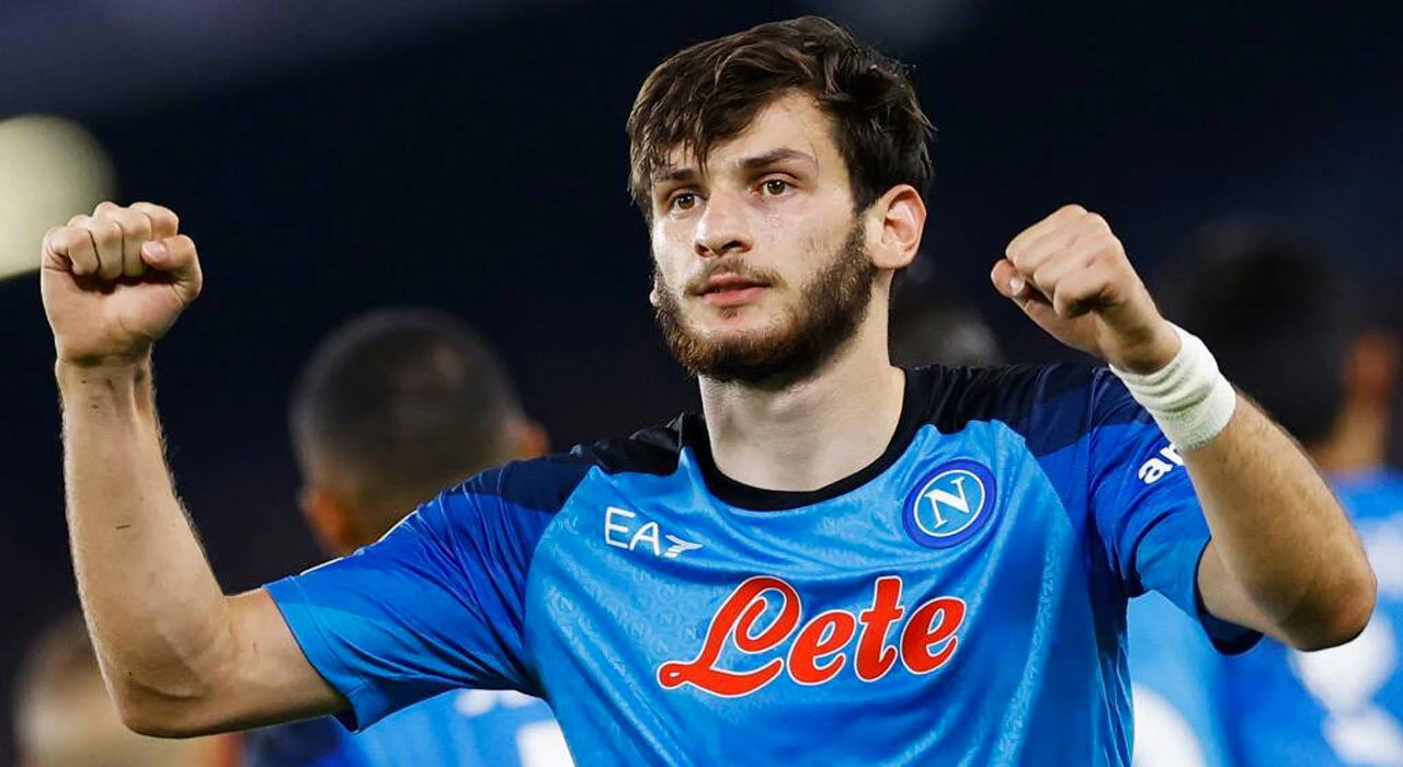 Quarta-feira (15/3) - Na Itália, Napoli pega o Eintracht Frankfurt pela Champions