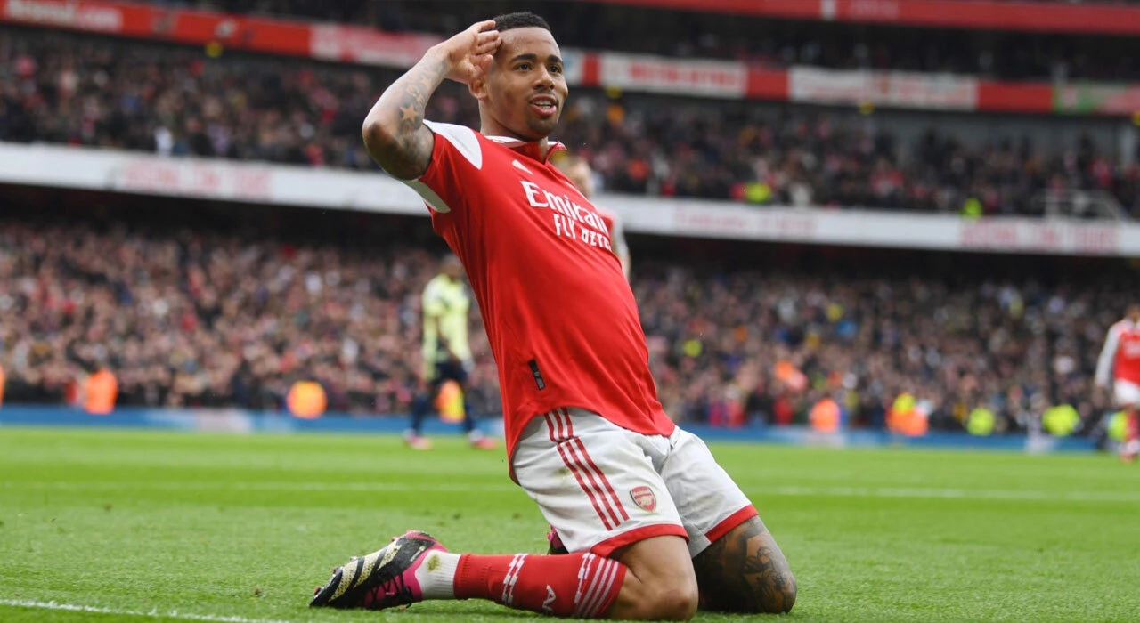 Sexta-feira (21/4) - Arsenal pega o lanterna para ampliar liderança no Inglês