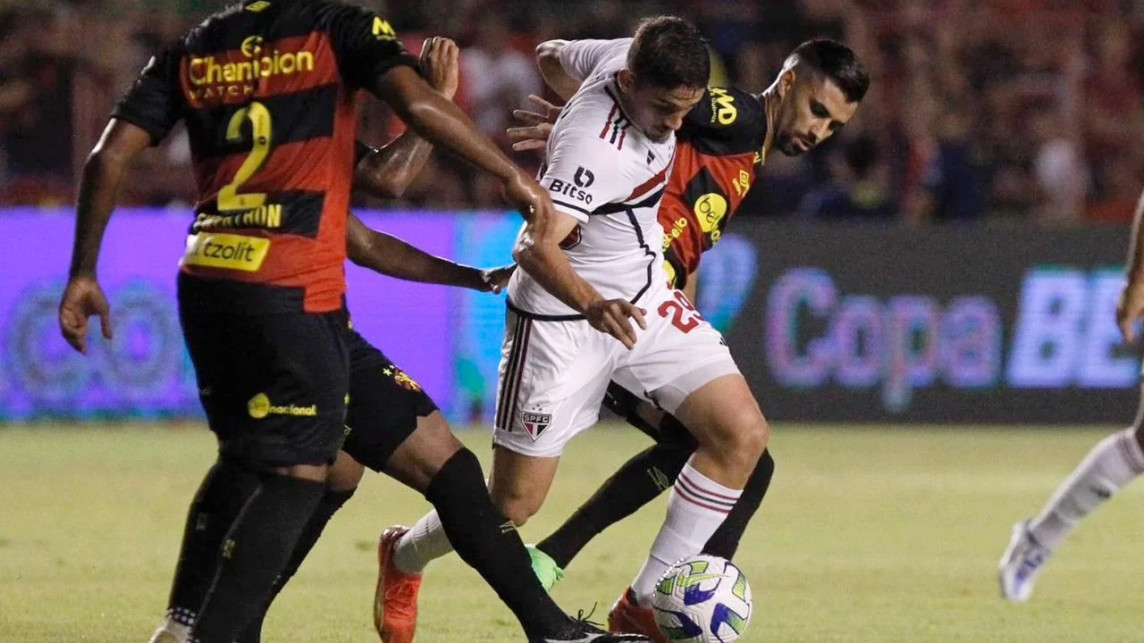 Quinta-feira (1/6) - Em vantagem, São Paulo recebe o Sport pela Copa do Brasil