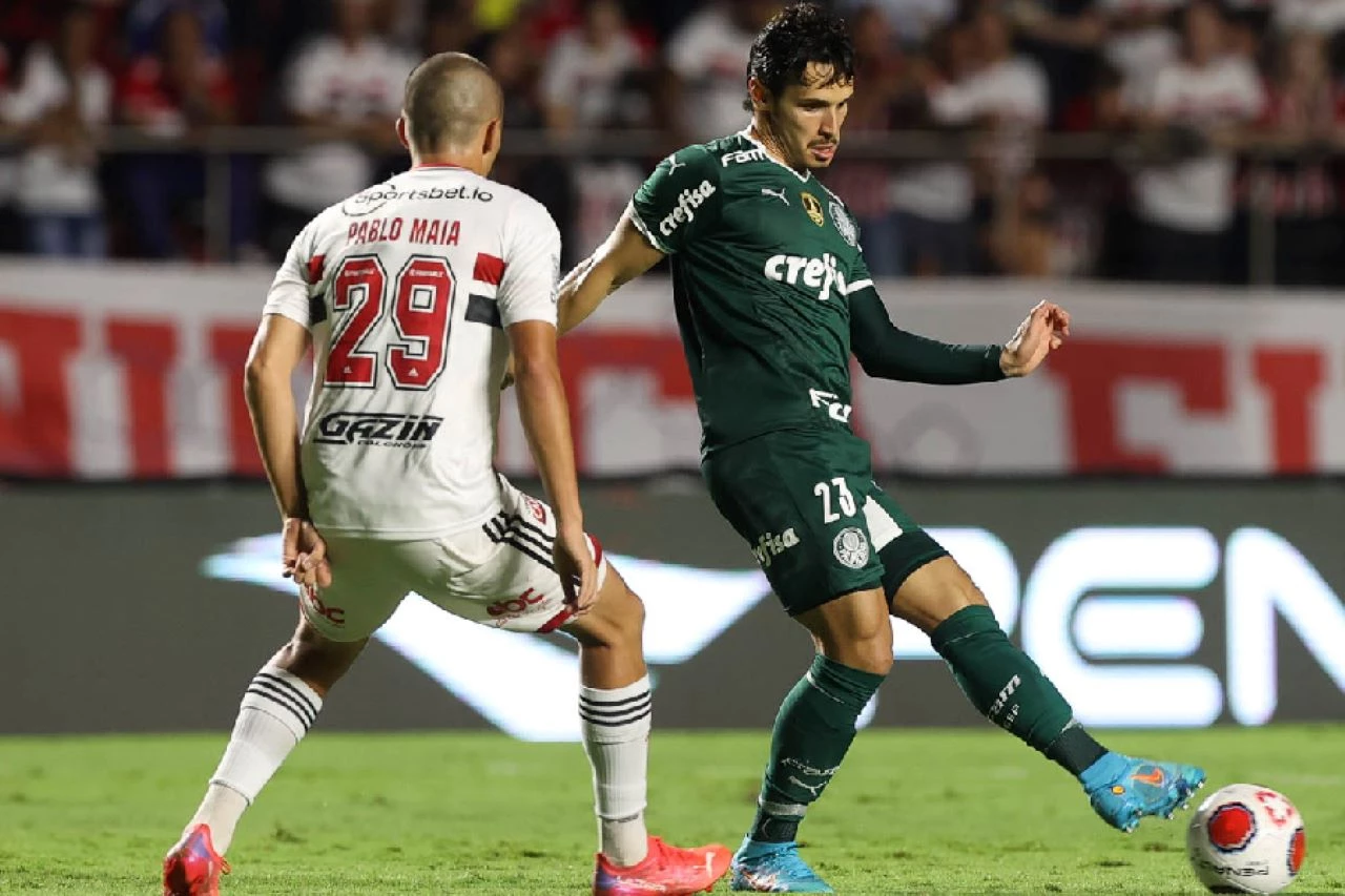 Quinta-feira (13) - Palmeiras encara o São Paulo pela Copa do Brasil. Quem avança?