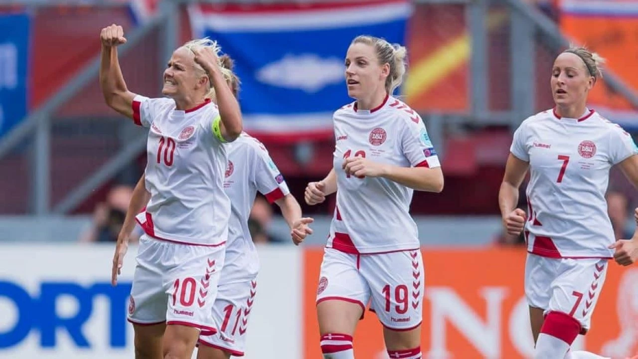 Sábado (22/7) - Dinamarca e China fazem clássico pela Copa do Mundo feminina