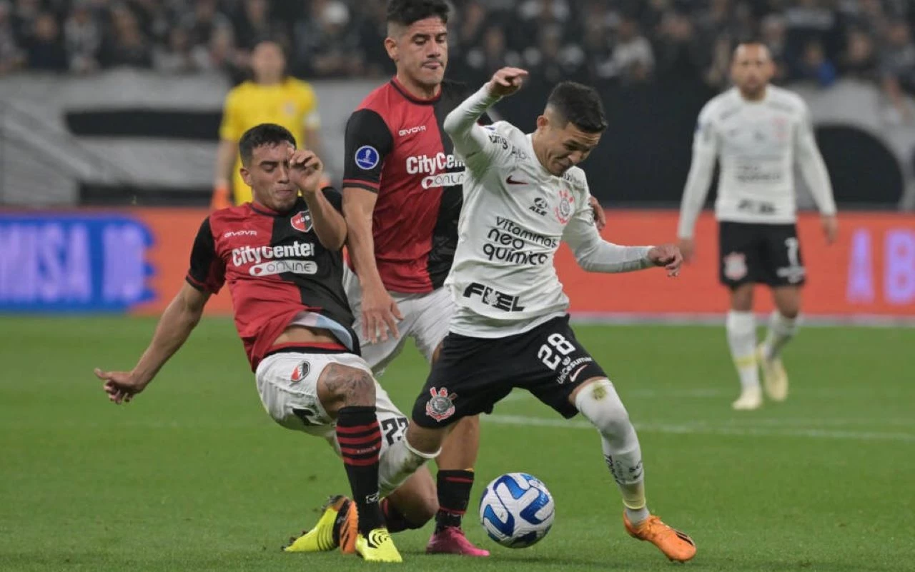 Terça-feira (8/8) - Na Argentina, Corinthians tenta avançar às quartas da Sula