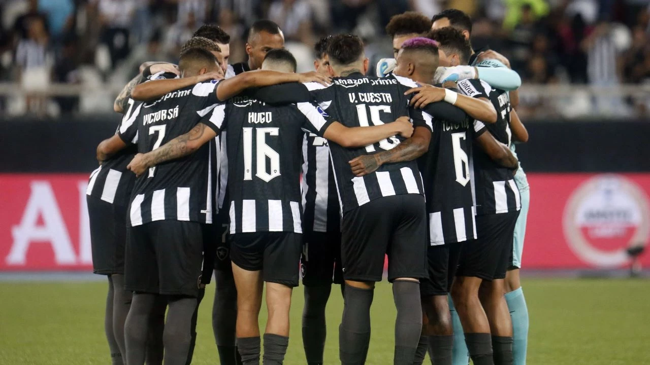 Quarta-feira (23/8) - Botafogo pega Defensa y Justicia pelas quartas da Sul-Americana