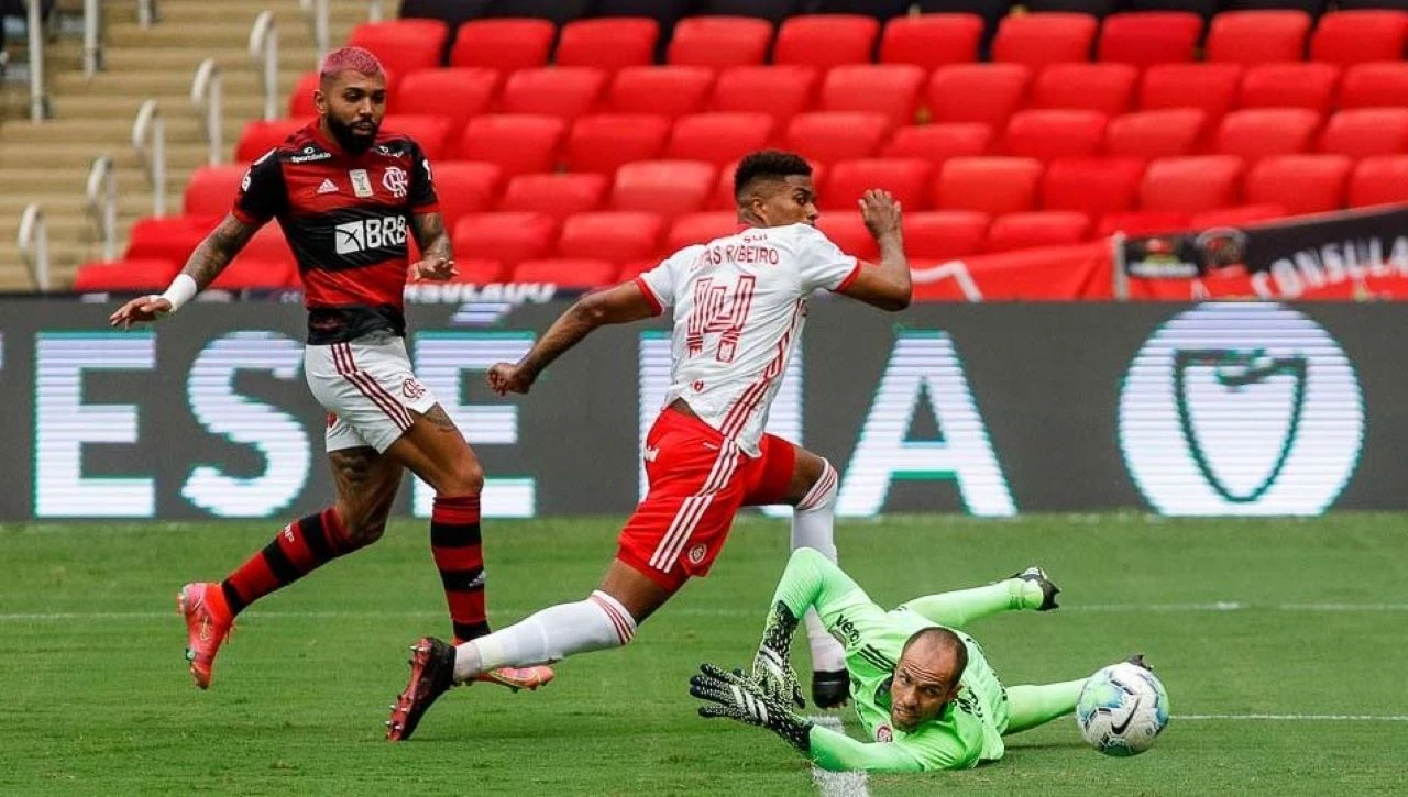Sábado (26/agosto) - No Maracanã, Fla encara o Inter para seguir no top 3 do BR-23 