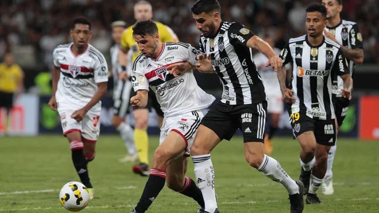 São Paulo e Atlético-MG duelam por vaga para a Libertadores