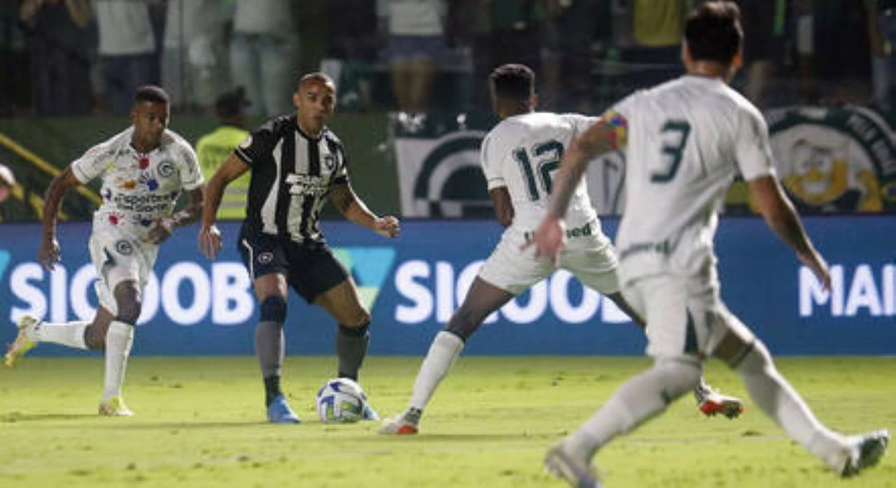 Segunda-feira (2/10) - Botafogo recebe o Goiás para tentar ampliar lidernaa do BR-23                                                 