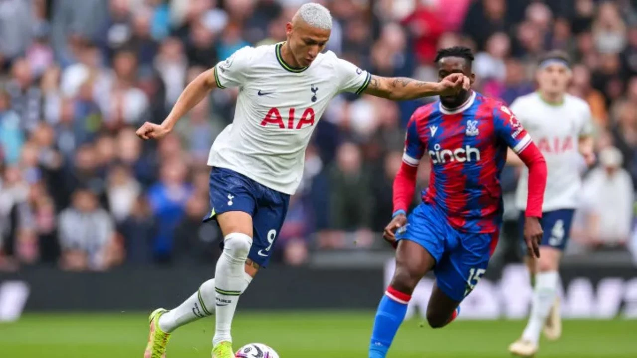 Sexta-feira (27/10) - Crystal Palace recebe o líder Tottenham pela Premier League